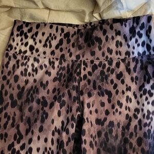 Fabletics Leopard Print 3/4 Leggings